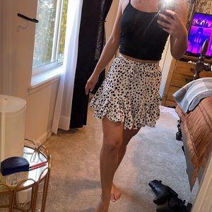 Mini black and white spotted skirt
